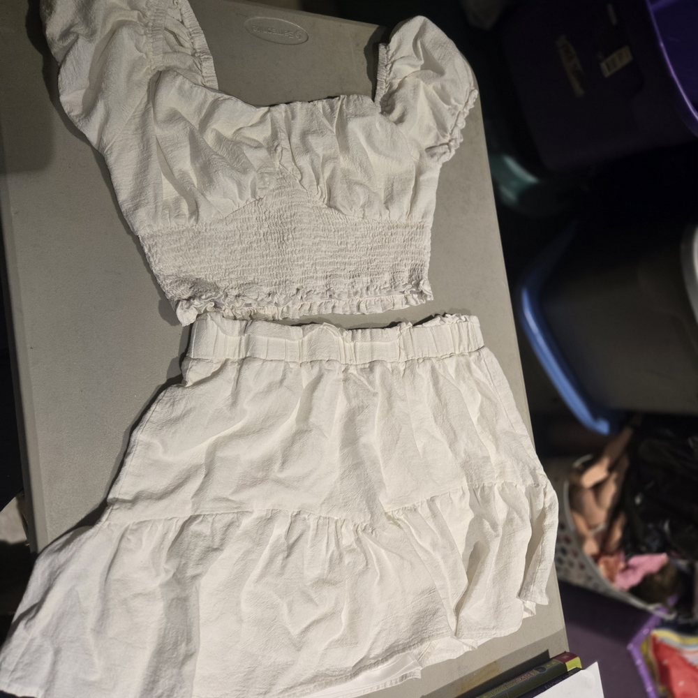 2 Piece White Outfit Size XL